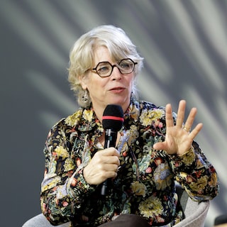 Historicus en journalist Jill Lepore: ‘Als je geen datacenter voor je deur wilt, stop dan met alles aan AI te vragen’